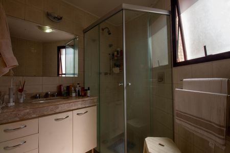 Apartamento à venda com 120m², 3 quartos e 2 vagas Apartamento à venda com 120m², 3 quartos e 2 vagasBanheiro da Suíte