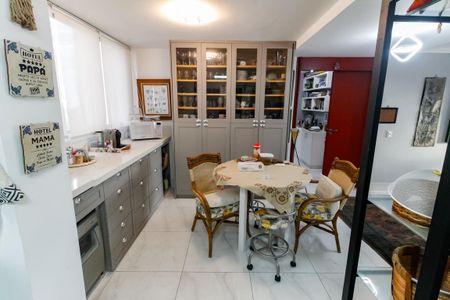 Apartamento à venda com 160m², 3 quartos e 2 vagas Apartamento à venda com 160m², 3 quartos e 2 vagasCozinha