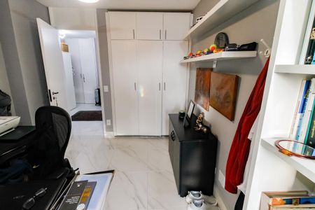 Apartamento à venda com 160m², 3 quartos e 2 vagas Apartamento à venda com 160m², 3 quartos e 2 vagasSuíte 1