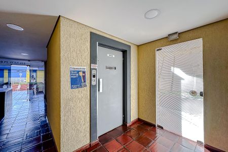 Apartamento à venda com 43m², 1 quarto e 1 vaga Apartamento à venda com 43m², 1 quarto e 1 vagaPlaquinha