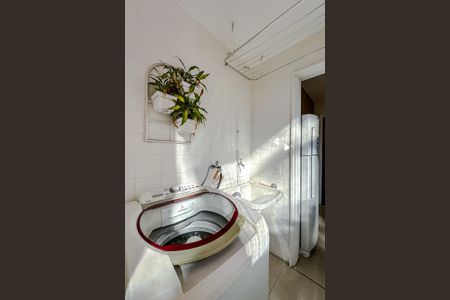 Apartamento à venda com 43m², 1 quarto e 1 vaga Apartamento à venda com 43m², 1 quarto e 1 vagaÁrea de Serviço