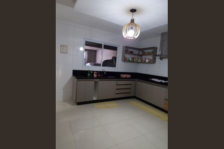 Cozinha de casa à venda com 4 quartos, 450m² em Jardim Miriam, São Paulo