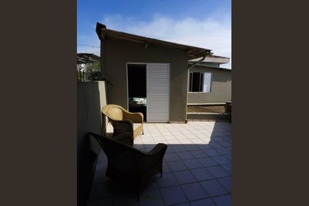 Casa à venda com 450m², 4 quartos e 2 vagasVaranda