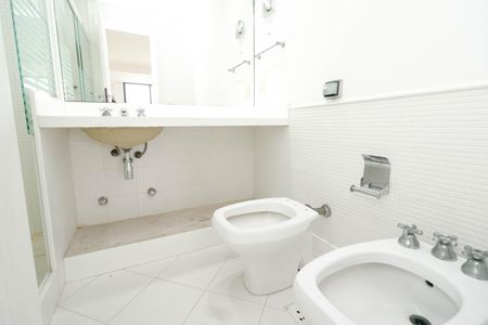 Apartamento para alugar com 626m², 4 quartos e 3 vagasBanheiro do Quarto 2