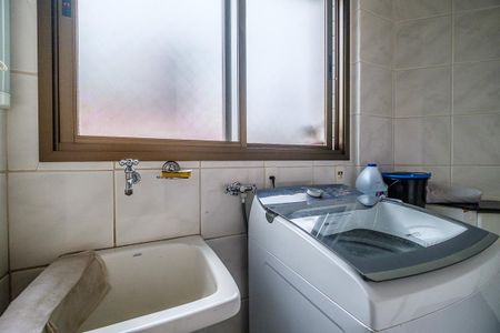 Apartamento à venda com 135m², 4 quartos e 3 vagas Apartamento à venda com 135m², 4 quartos e 3 vagasÁrea de Serviço