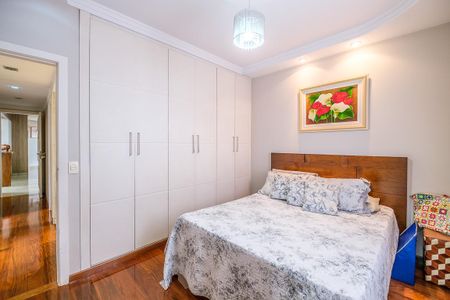 Apartamento à venda com 135m², 4 quartos e 3 vagas Apartamento à venda com 135m², 4 quartos e 3 vagasSuíte