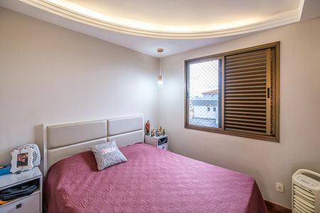 Apartamento à venda com 135m², 4 quartos e 3 vagas Apartamento à venda com 135m², 4 quartos e 3 vagasQuarto 1