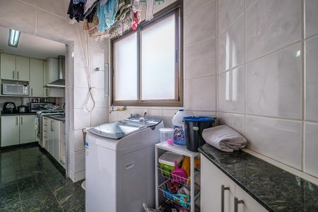 Apartamento à venda com 135m², 4 quartos e 3 vagas Apartamento à venda com 135m², 4 quartos e 3 vagasÁrea de Serviço