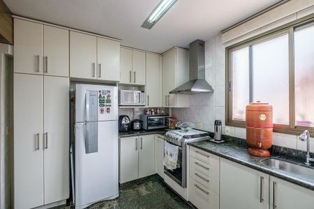 Apartamento à venda com 135m², 4 quartos e 3 vagas Apartamento à venda com 135m², 4 quartos e 3 vagasCozinha