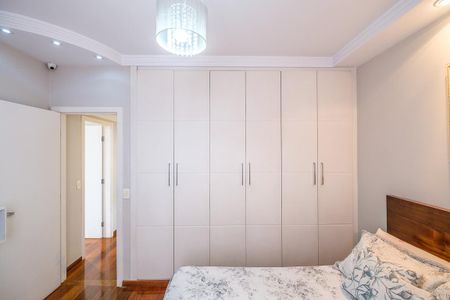 Apartamento à venda com 135m², 4 quartos e 3 vagas Apartamento à venda com 135m², 4 quartos e 3 vagasSuíte