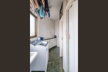 Apartamento à venda com 135m², 4 quartos e 3 vagas Apartamento à venda com 135m², 4 quartos e 3 vagasÁrea de Serviço