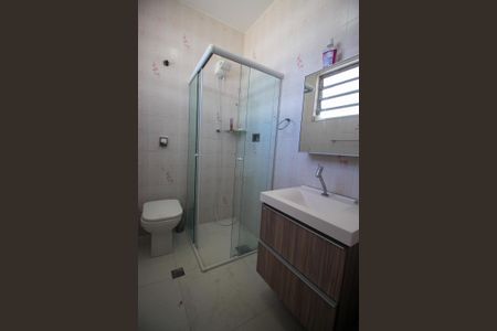 Casa à venda com 181m², 2 quartos e 2 vagasBanheiro do Quarto 2