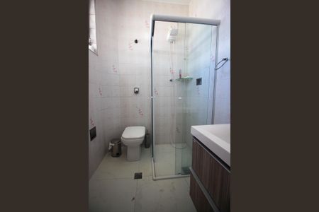 Casa à venda com 181m², 2 quartos e 2 vagasBanheiro do Quarto 2