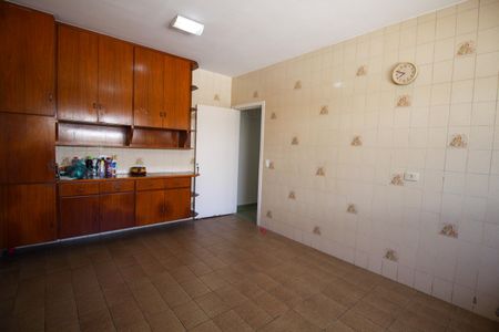 Casa à venda com 181m², 2 quartos e 2 vagasCozinha