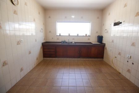 Casa à venda com 181m², 2 quartos e 2 vagasCozinha