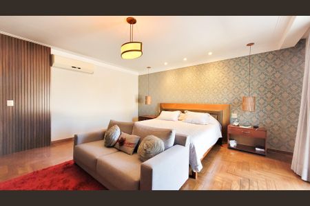 Casa de condomínio à venda com 700m², 5 quartos e 5 vagasSuíte 1