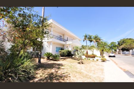 Casa de condomínio à venda com 700m², 5 quartos e 5 vagasFachada