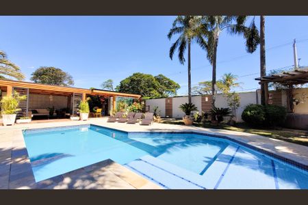Casa de condomínio à venda com 700m², 5 quartos e 5 vagasPiscina