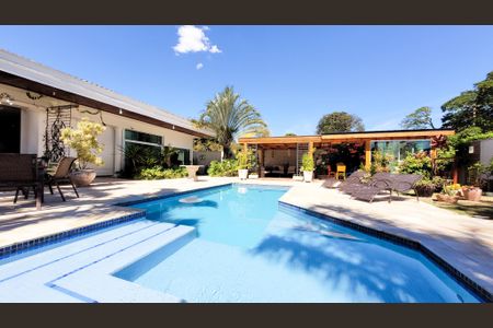 Casa de condomínio à venda com 700m², 5 quartos e 5 vagasPiscina