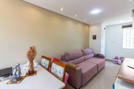 Sala de casa de condomínio à venda com 2 quartos, 67m² em Quitaúna, Osasco