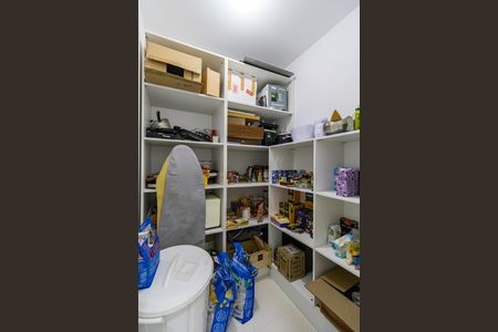 Apartamento à venda com 252m², 3 quartos e 4 vagasDespensa