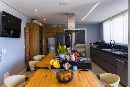 Apartamento à venda com 252m², 3 quartos e 4 vagasCozinha