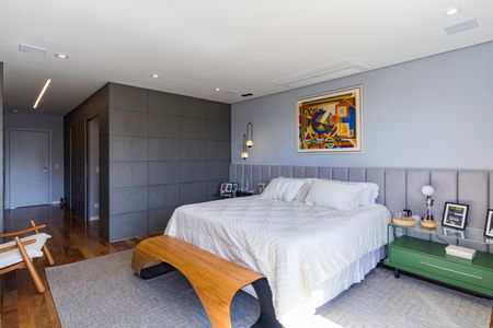 Apartamento à venda com 252m², 3 quartos e 4 vagasSuíte 1