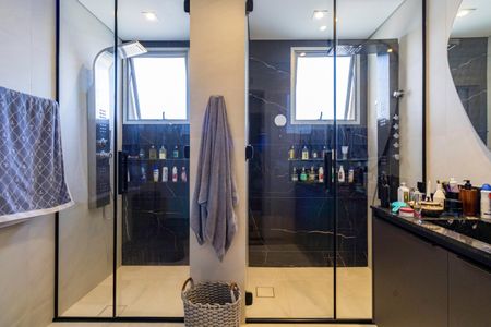 Apartamento à venda com 252m², 3 quartos e 4 vagasBanheiro da Suíte 1