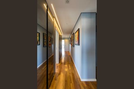 Apartamento à venda com 252m², 3 quartos e 4 vagasCorredor