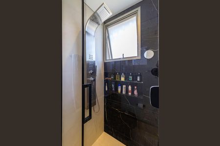 Apartamento à venda com 252m², 3 quartos e 4 vagasBanheiro da Suíte 1