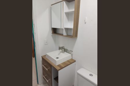 Banheiro de kitnet/studio à venda com 1 quarto, 26m² em Bonfim, Osasco