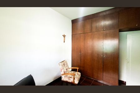 Casa à venda com 346m², 3 quartos e 4 vagas Casa à venda com 346m², 3 quartos e 4 vagasQuarto 2