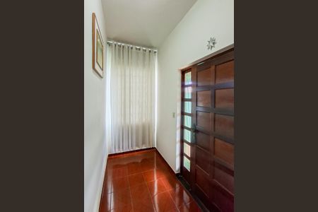 Casa à venda com 346m², 3 quartos e 4 vagas Casa à venda com 346m², 3 quartos e 4 vagasQuarto 2