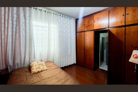 Casa à venda com 346m², 3 quartos e 4 vagas Casa à venda com 346m², 3 quartos e 4 vagasSuíte