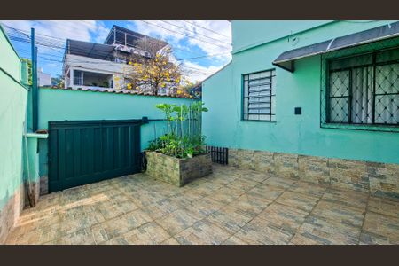 Casa à venda com 346m², 3 quartos e 4 vagas Casa à venda com 346m², 3 quartos e 4 vagasÁrea Externa