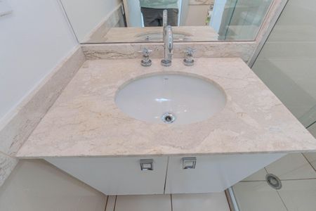 Apartamento à venda com 139m², 3 quartos e 2 vagasBanheiro da Suíte 3