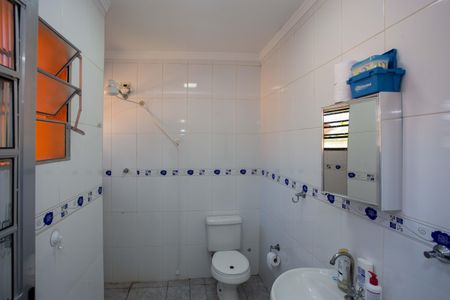 Casa à venda com 320m², 4 quartos e 3 vagasEdícula - Banheiro