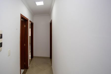 Casa à venda com 320m², 4 quartos e 3 vagasCorredor 