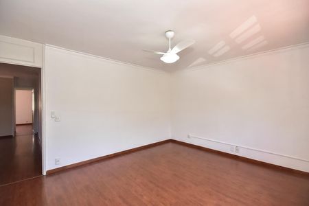 Casa de condomínio para alugar com 300m², 4 quartos e 5 vagasSuíte 3