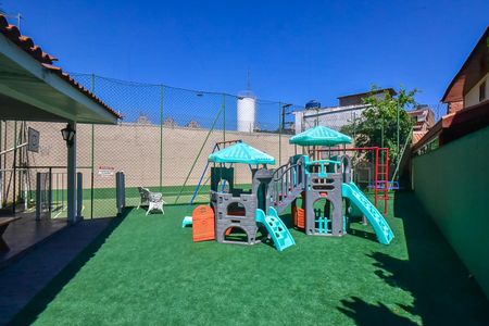 Casa de condomínio para alugar com 300m², 4 quartos e 5 vagasPlayground