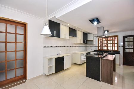 Casa de condomínio para alugar com 300m², 4 quartos e 5 vagasCozinha