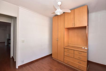 Casa de condomínio para alugar com 300m², 4 quartos e 5 vagasSuíte 1