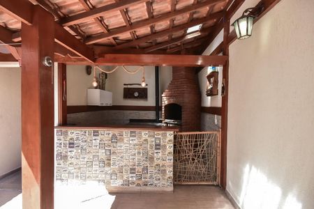 Casa de condomínio para alugar com 300m², 4 quartos e 5 vagasChurrasqueira