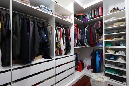 Casa à venda com 260m², 4 quartos e 2 vagasCloset da Suíte 4