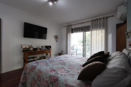 Casa à venda com 260m², 4 quartos e 2 vagasSuíte 4