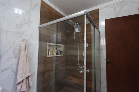 Casa à venda com 260m², 4 quartos e 2 vagasBanheiro da Suíte 4