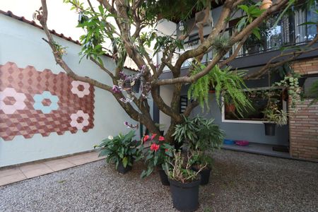 Casa à venda com 260m², 4 quartos e 2 vagasQuintal Ajardinado