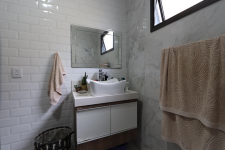 Casa à venda com 260m², 4 quartos e 2 vagasBanheiro da Suíte 4