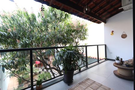 Casa à venda com 260m², 4 quartos e 2 vagasVaranda da Suíte 4