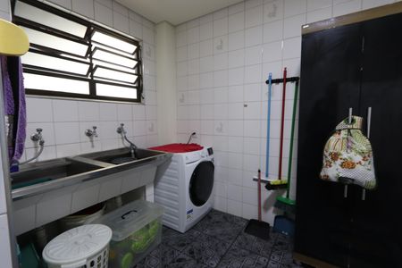 Casa à venda com 260m², 4 quartos e 2 vagasLavanderia